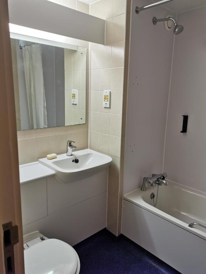 Thurrock Hotel M25 Services Aveley Екстериор снимка