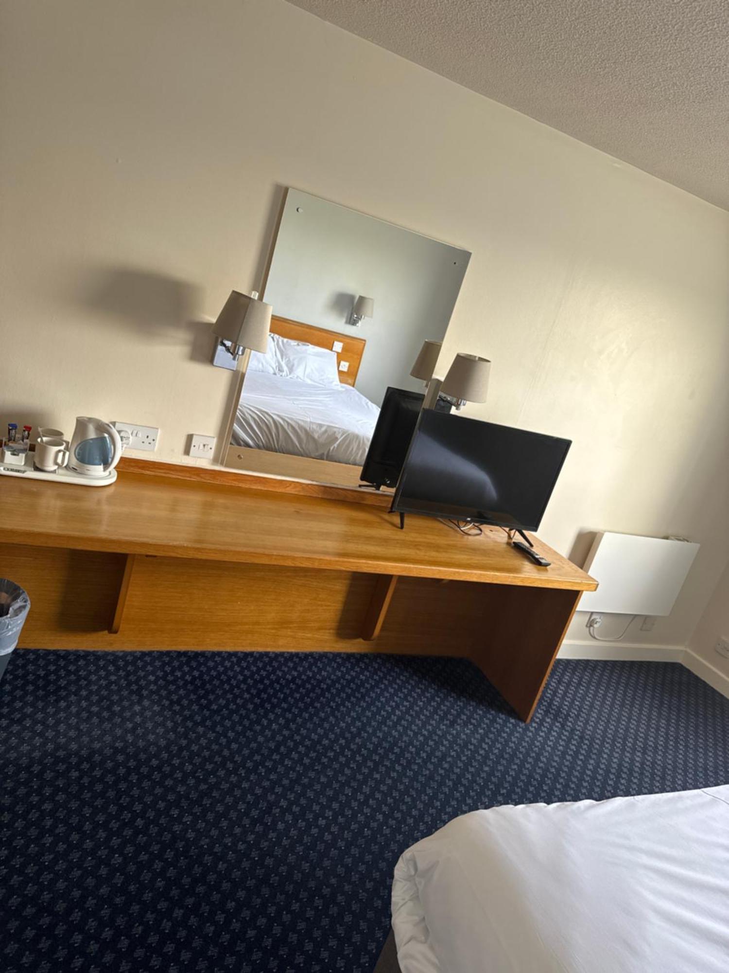 Thurrock Hotel M25 Services Aveley Екстериор снимка